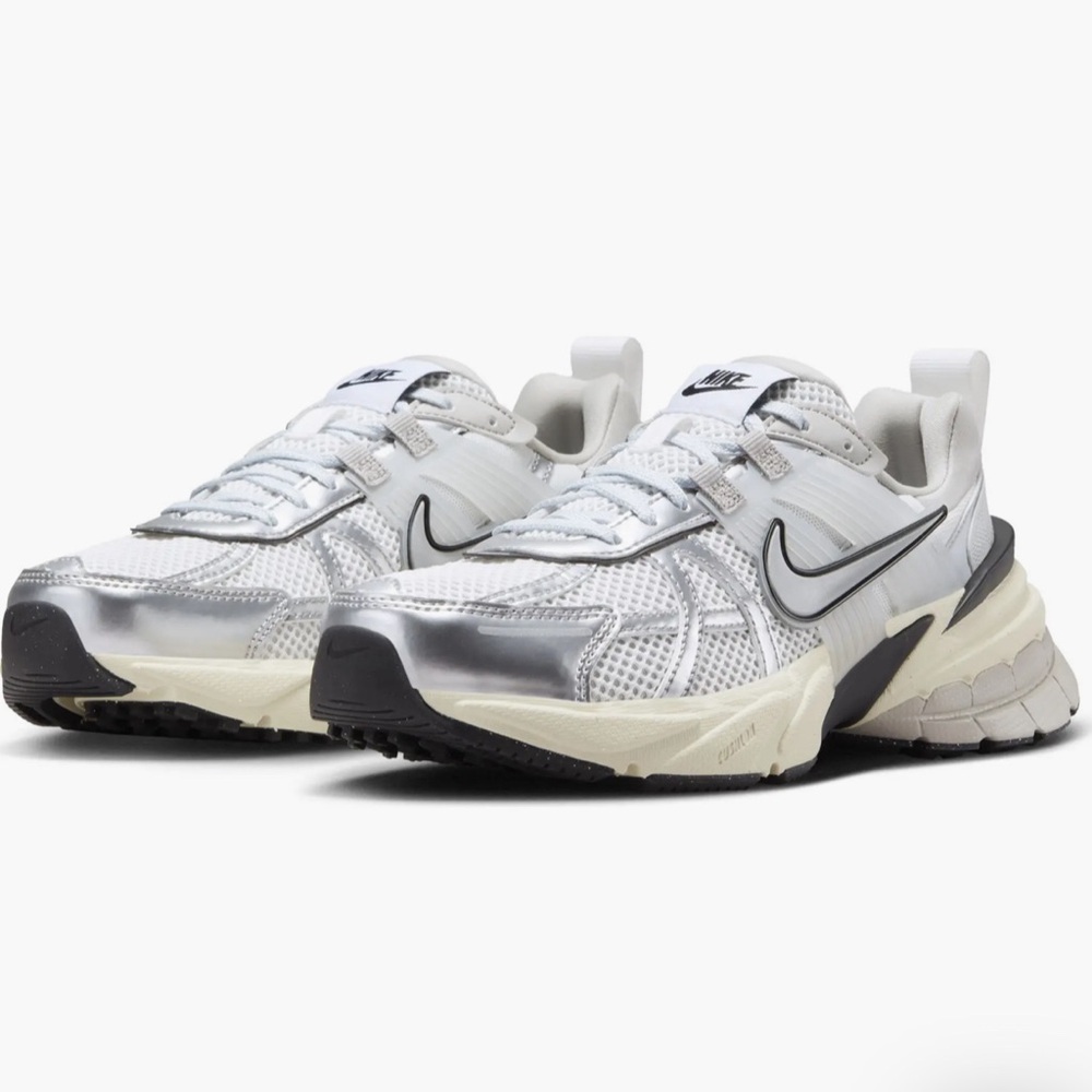 Nike V2K Run Sneaker